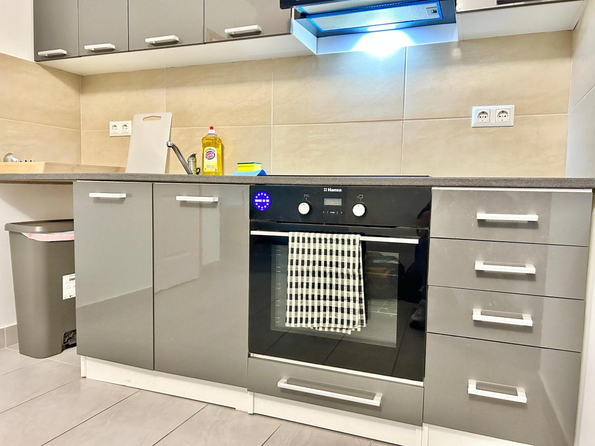 Stylish Schonbrunn Apartments - Free Underground Parking 维也纳 外观 照片